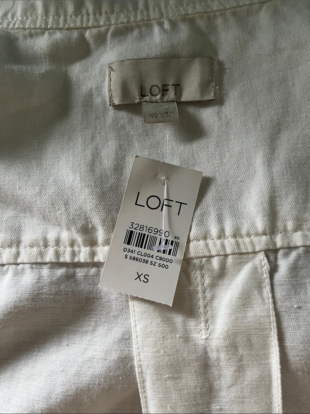 Loft of white utility Jacket - Picture 8 of 9